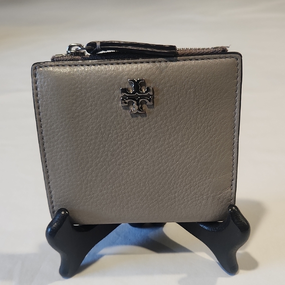 Tory Burch Robinson Bifold Leather Taupe Wallet